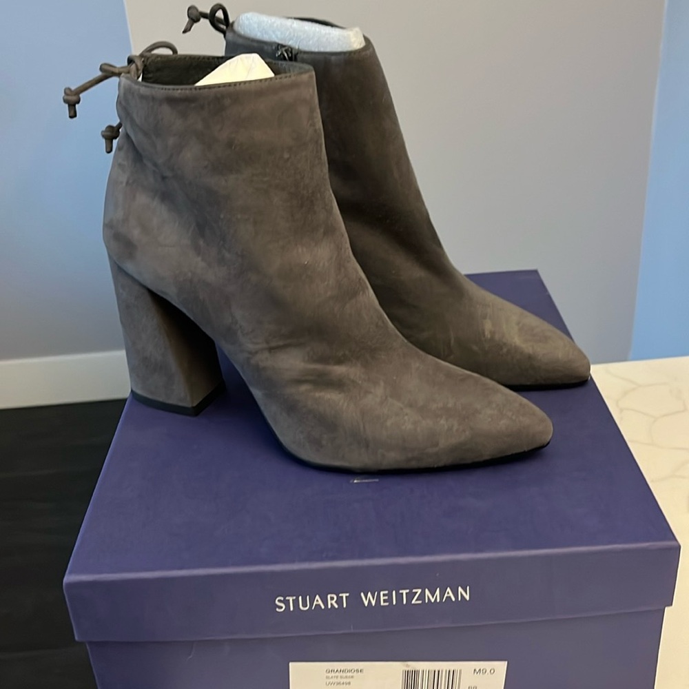 NWT Stuart Weitzman suede booties